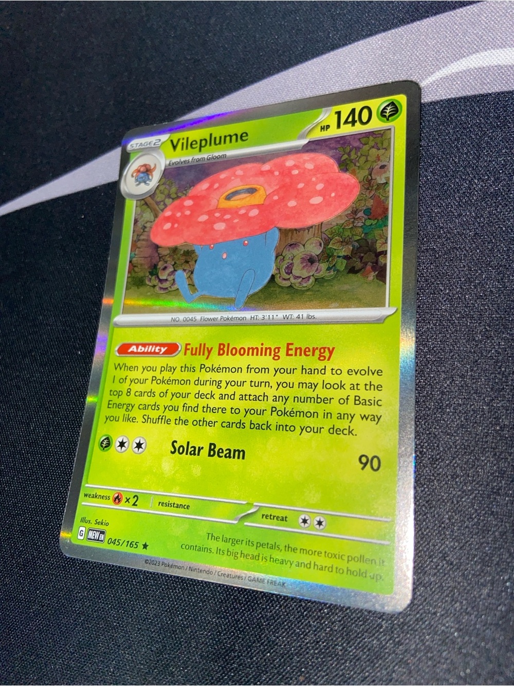 Vileplume (045/165) Scarlet & Violet: 151 Holo